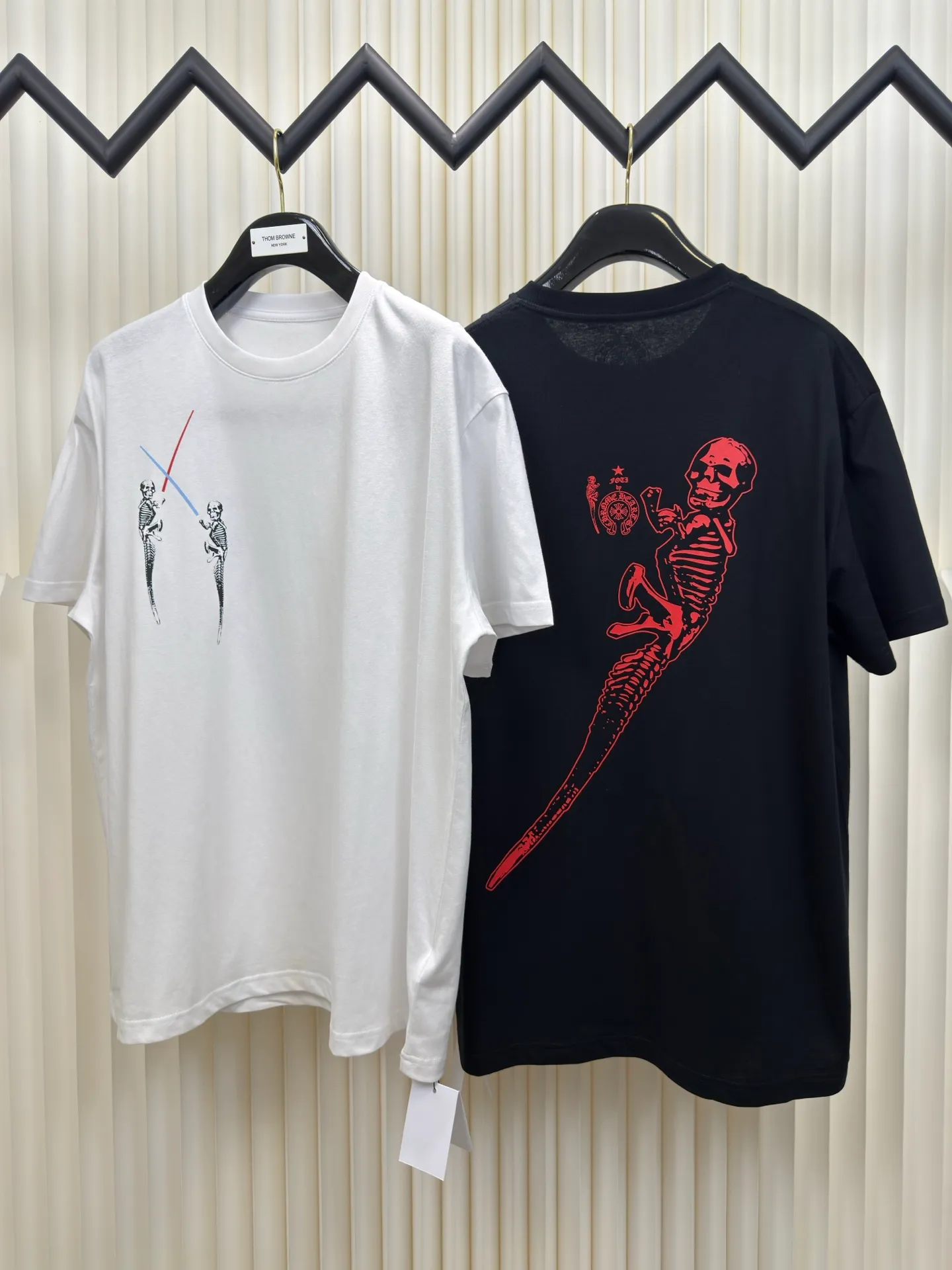 P240 Chrome Hearts Star Wars Limited Short Sleeves Authentic Open Edition - Physical Counter - Top Luxury Quality 🆚 Instant sale of all editions on the market. The fabric is made of 26 weave 200 grams of cotton. The printing is made of hand glue printing. Customized accessories. Size S M L